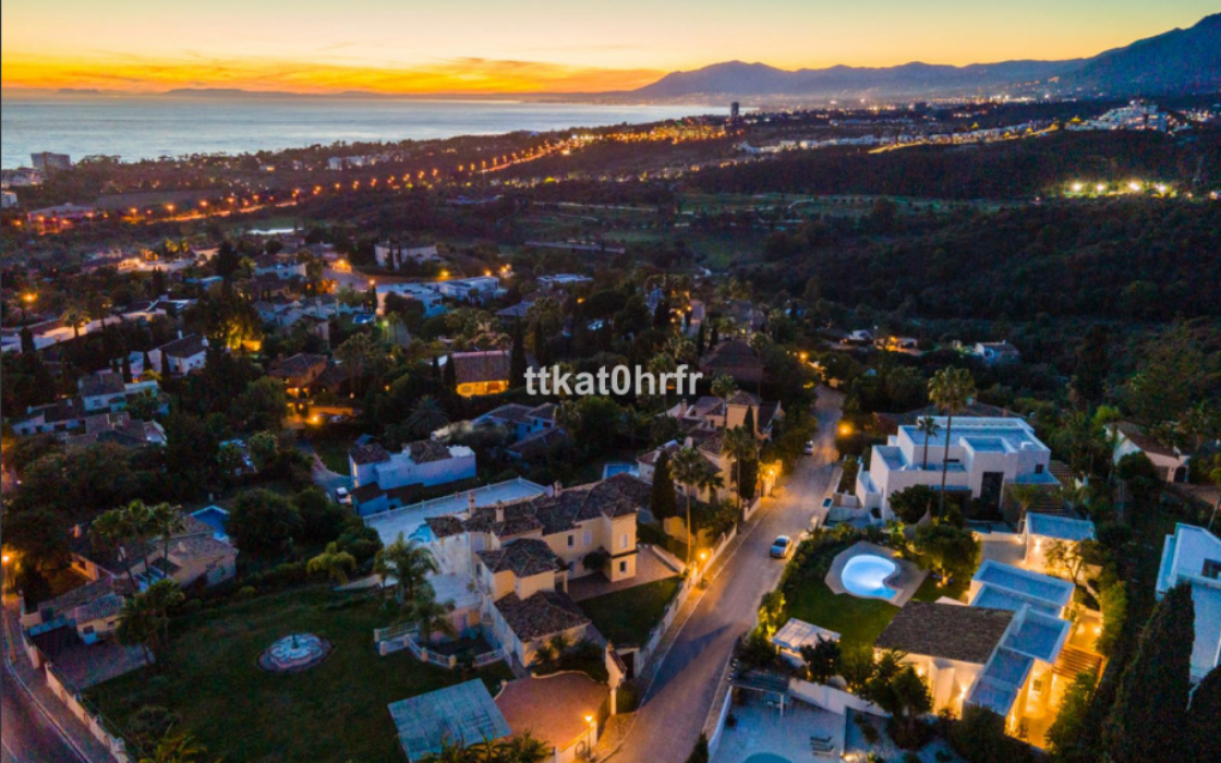 Вилла в Эль-Росарио 254 кв.м с террасой и эксклюзивной отделкой