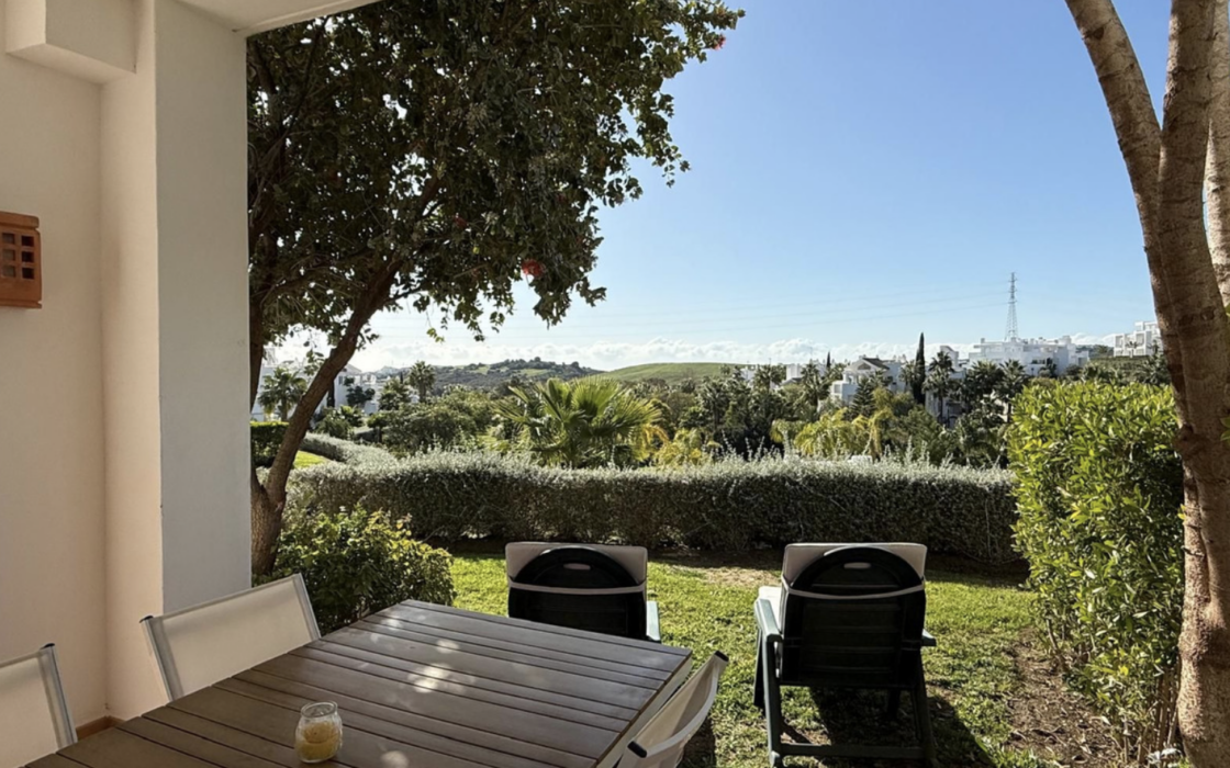 Прекрасная 2-комнатная квартира с террасой в Эстепоне 90 кв.м