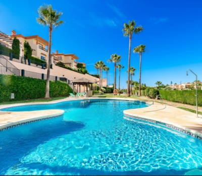 Просторий будинок з 5 спальнями в затишному районі 331 кв.м.