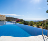 Современные апартаменты в Марбелье с террасой, 154 кв.м.