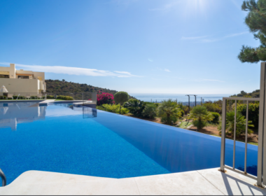 Современные апартаменты в Марбелье с террасой, 154 кв.м.