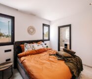 Дизайнерская квартира с террасой в Сьюдад-Кесада 80 кв.м