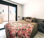 Дизайнерская квартира с террасой в Сьюдад-Кесада 80 кв.м