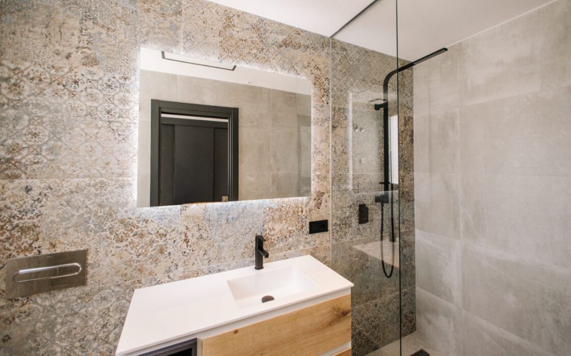 Дизайнерская квартира с террасой в Сьюдад-Кесада 80 кв.м