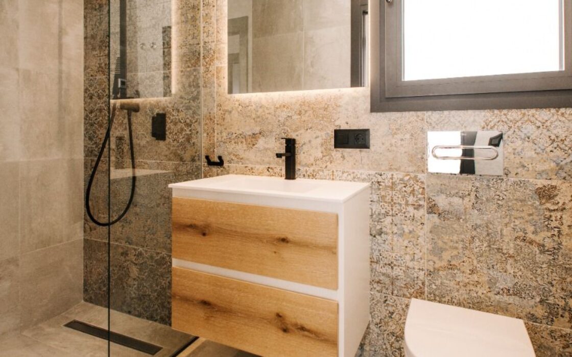 Дизайнерская квартира с террасой в Сьюдад-Кесада 80 кв.м