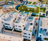 Дизайнерская квартира с террасой в Сьюдад-Кесада 80 кв.м