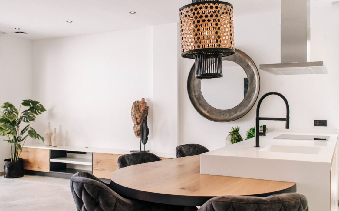 Дизайнерская квартира с террасой в Сьюдад-Кесада 80 кв.м