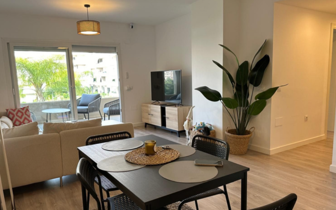 Квартира з терасою та трьома спальнями в Ла Естреллі 112 кв.м