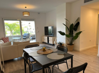 Квартира з терасою та трьома спальнями в Ла Естреллі 112 кв.м