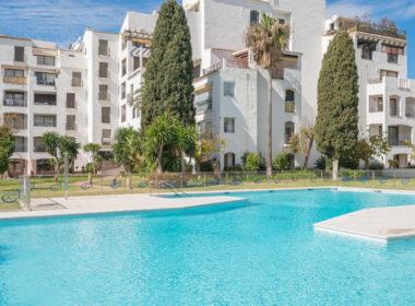 Квартира в Пуэрто-Банус с террасой 2 комнаты 70 кв.м.