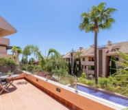 Квартира с террасой 131 кв.м в Калахонде у моря