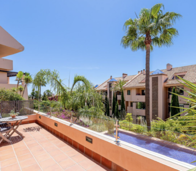 Квартира з терасою 131 кв.м в Калахонде біля моря