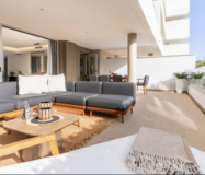 Чотирикімнатна квартира в Ла Резерві 178 кв.м з терасою