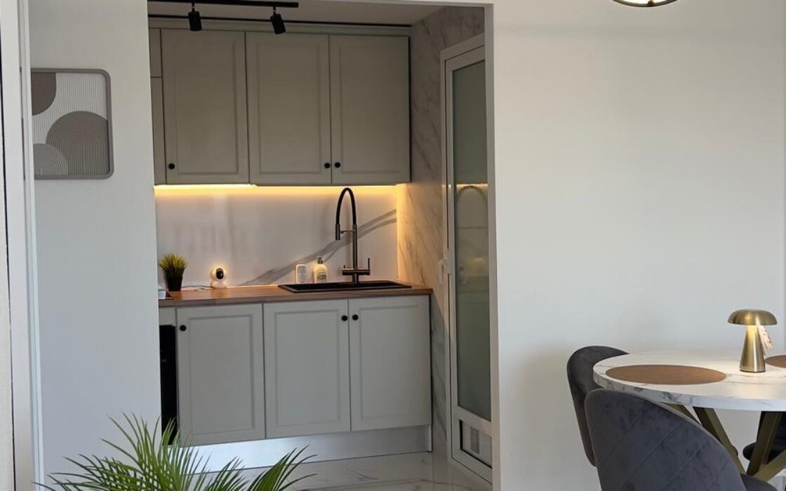 Апартаменти в Ориуэла Коста 52 кв.м у моря з терасою