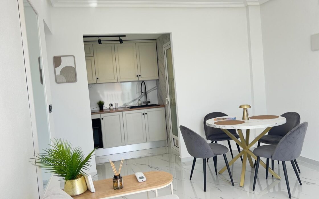 Апартаменти в Ориуэла Коста 52 кв.м у моря з терасою