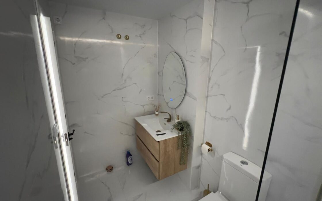 Апартаменти в Ориуэла Коста 52 кв.м у моря з терасою