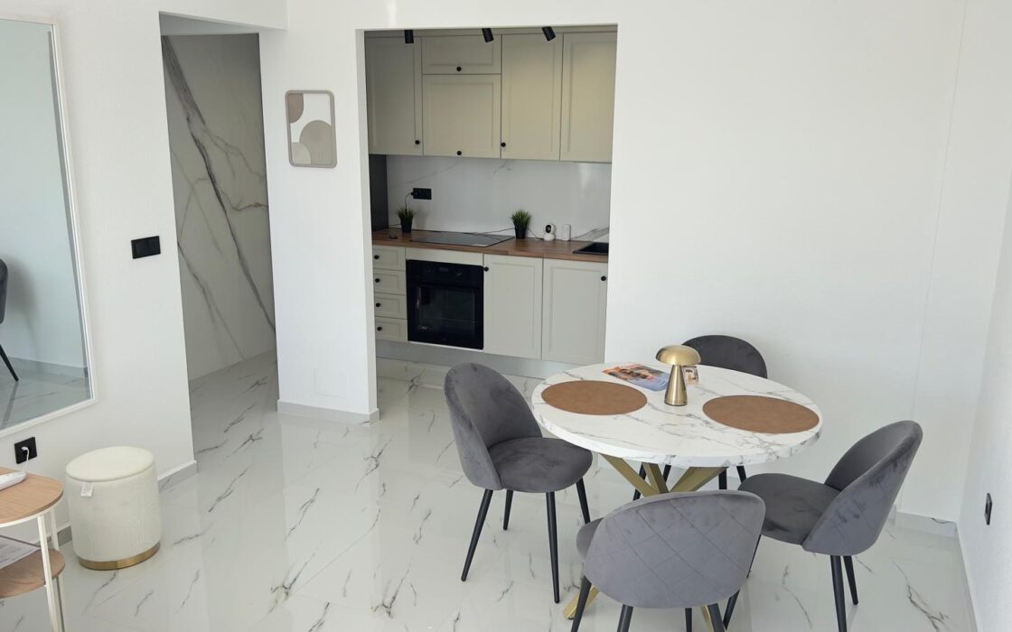 Апартаменти в Ориуэла Коста 52 кв.м у моря з терасою