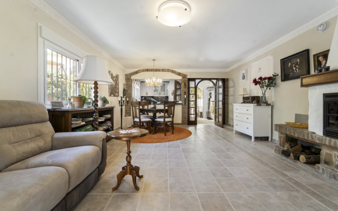 Очаровательный дом с 3 спальнями и бассейном в Михасе