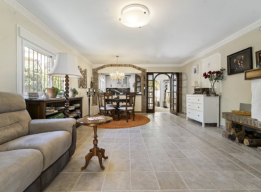 Очаровательный дом с 3 спальнями и бассейном в Михасе