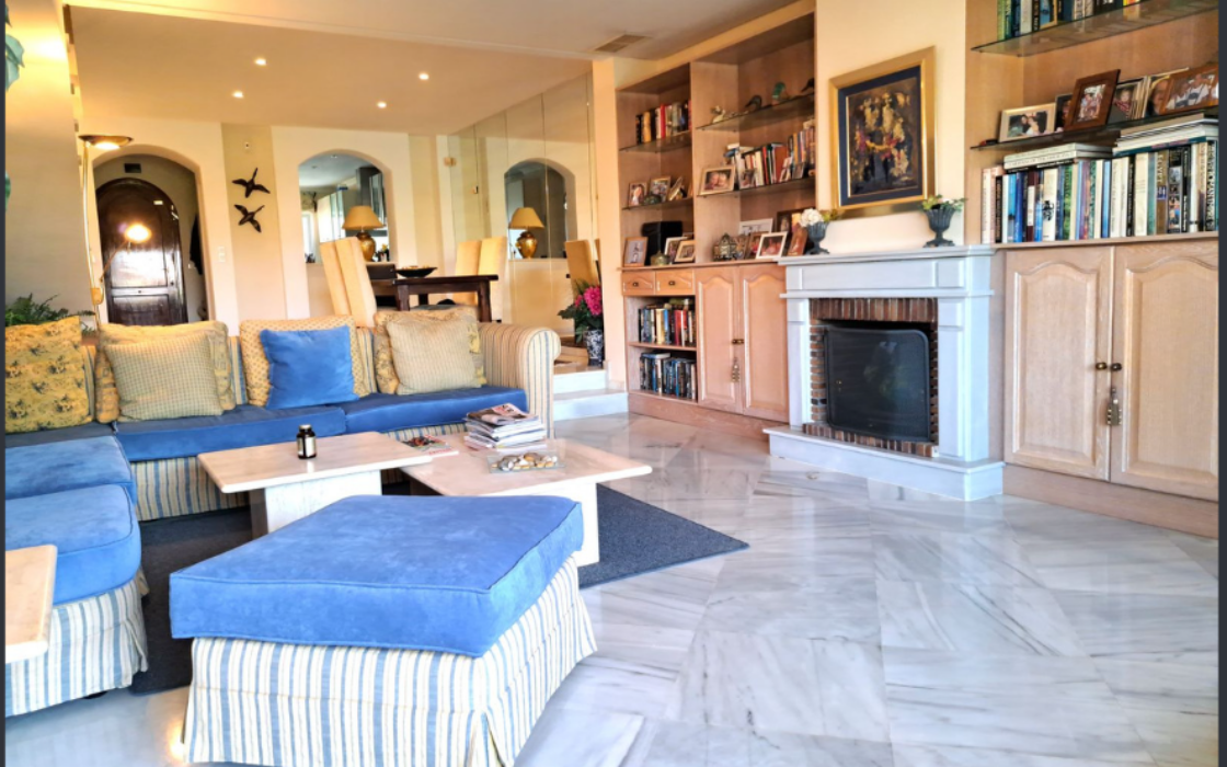 Элегантный таунхаус в Нуэва-Андалусия с террасой 163 кв.м