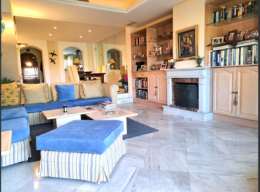 Элегантный таунхаус в Нуэва-Андалусия с террасой 163 кв.м