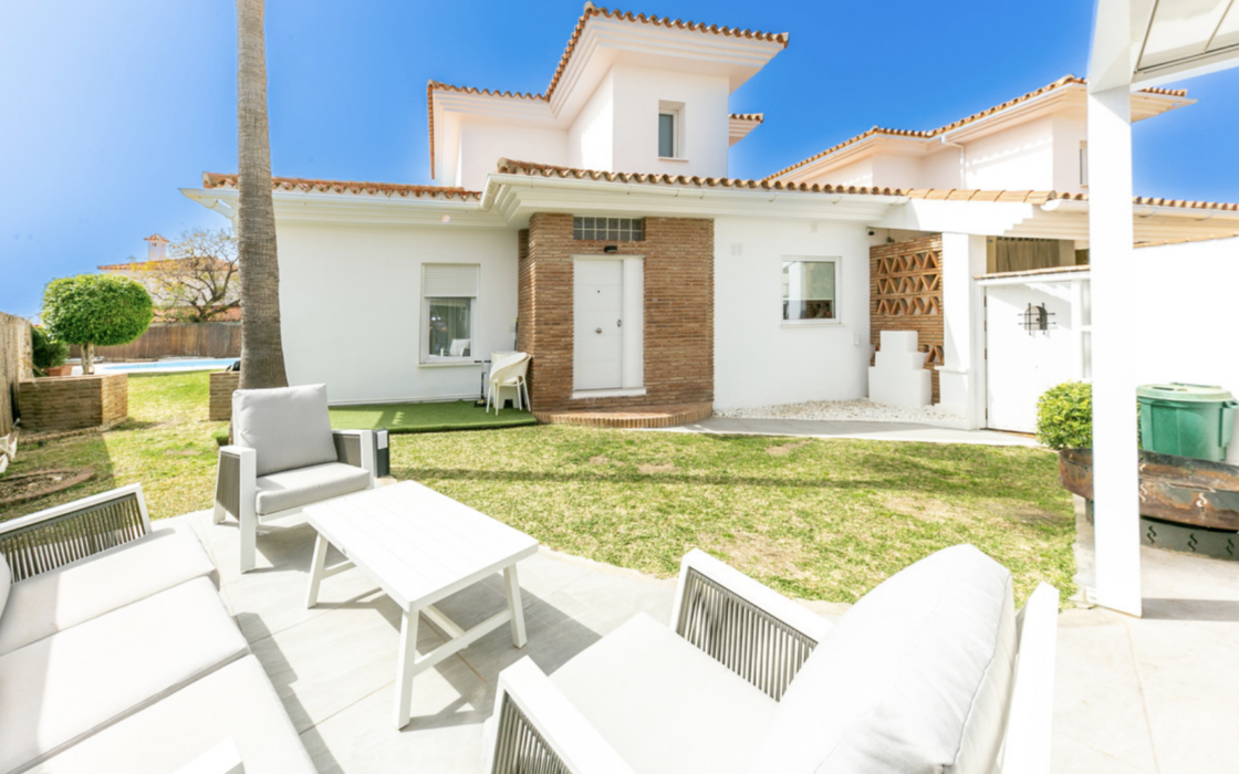 Простора квартира в Іспанії біля моря, 209 кв.м, з меблями