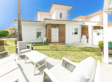 Простора квартира в Іспанії біля моря, 209 кв.м, з меблями