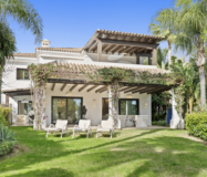 Вилла в Lomas De Magna 555 кв.м с террасой и видом на море