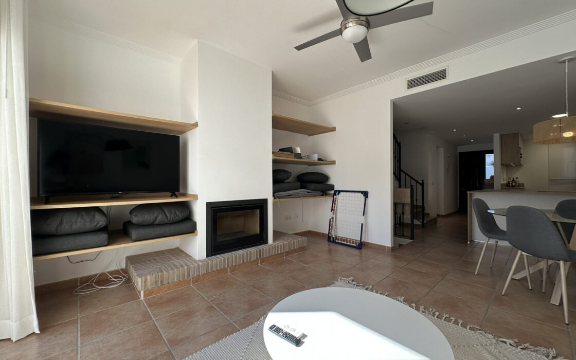 Двухквартирный дом с террасой в Бенахависе, 240 кв.м.