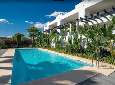 Квартира с 2 спальнями на первом этаже в Оланье 130 кв.м с террасой