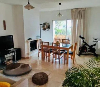 Простора квартира з терасою в Нуева Андалусія, 100 кв.м.