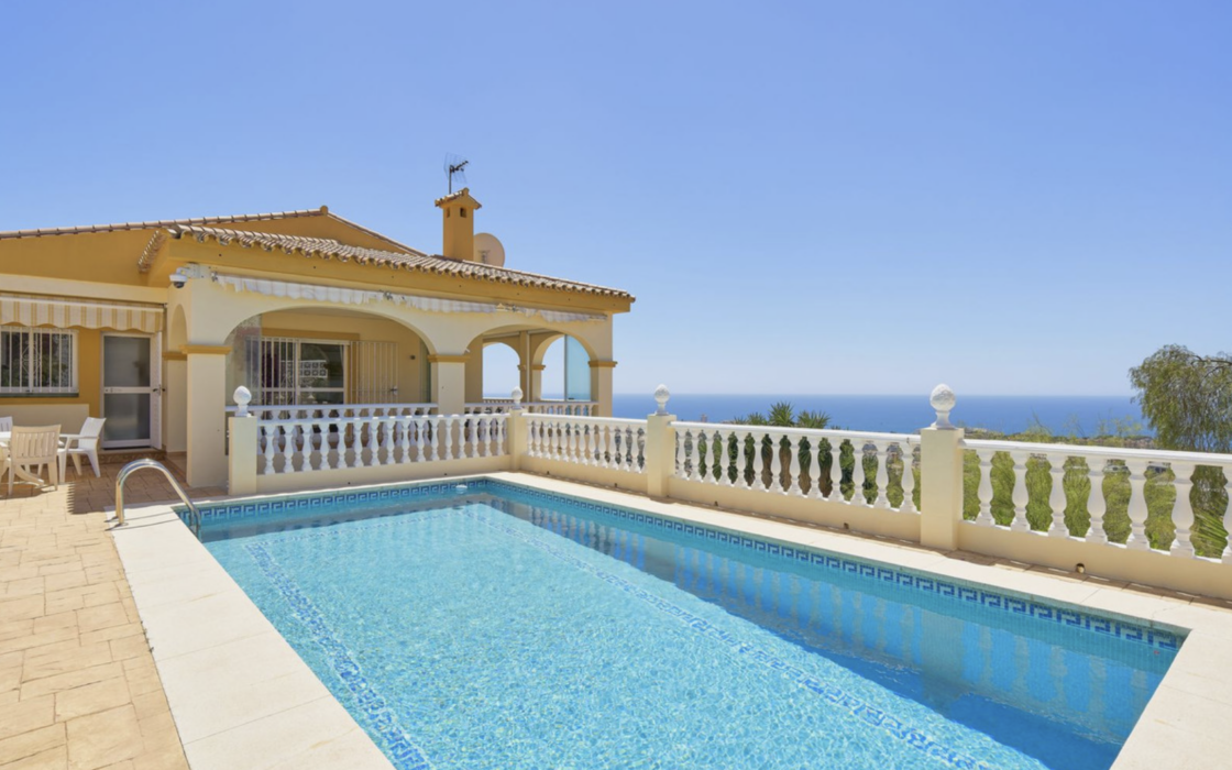 Вилла с 4 спальнями в Бенальмадене с террасой 330 кв.м