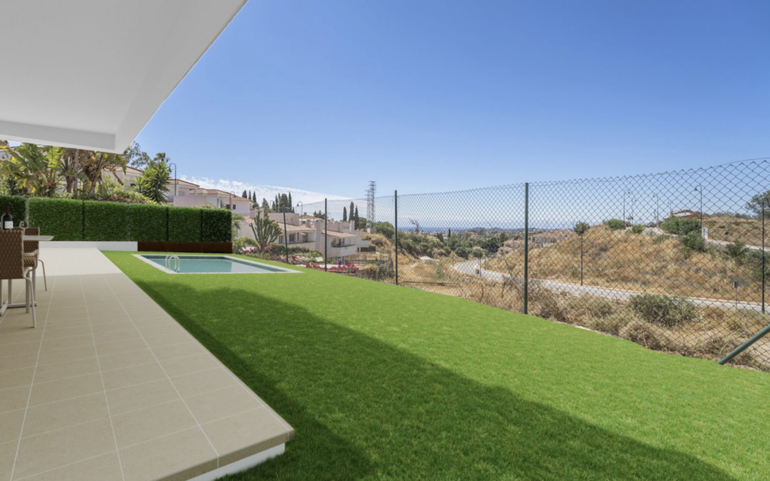 Роскошная вилла с террасой в Михас Коста 178 кв.м