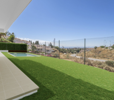 Розкішна вілла з терасою в Міхас Коста 178 кв.м