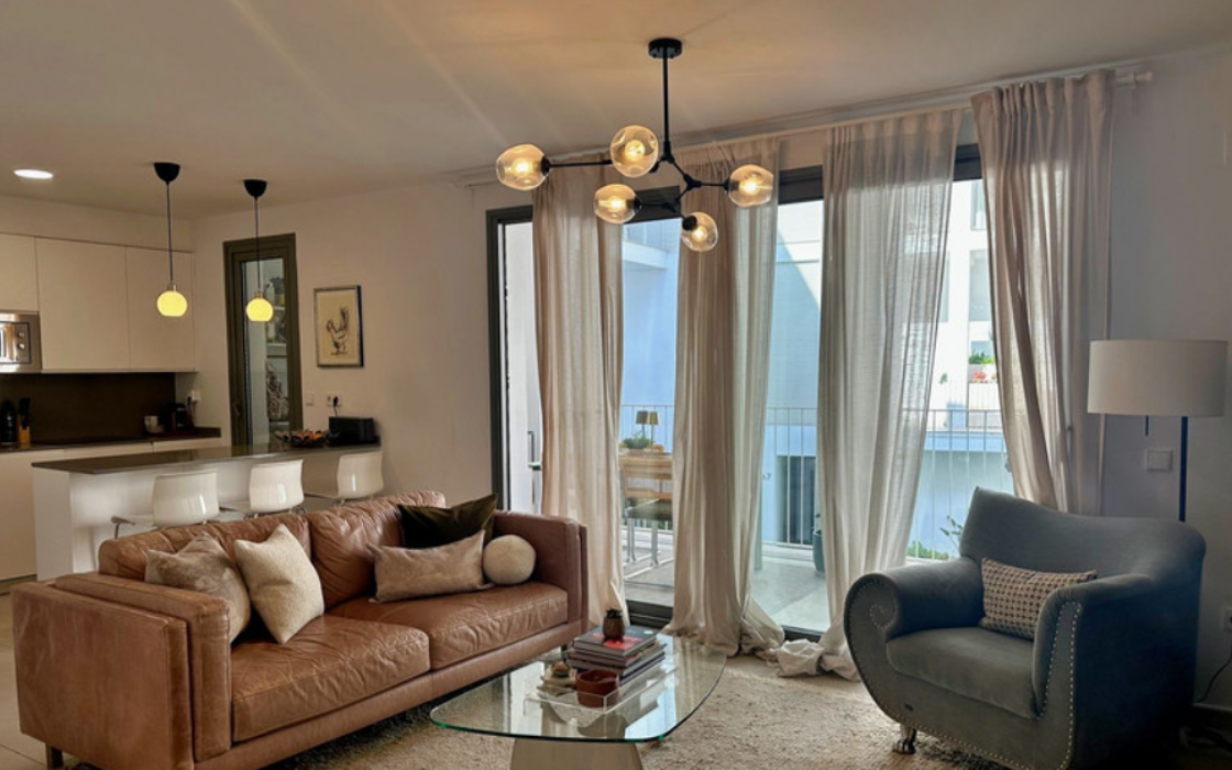 Современная квартира в центре Сан-Педро-де-Алькантары 95 кв.м с террасой