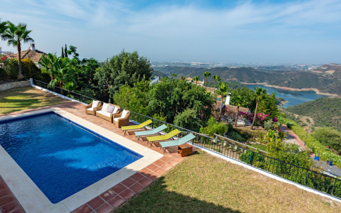 Вілла 413 кв.м з панорамним видом на море в Андалусії