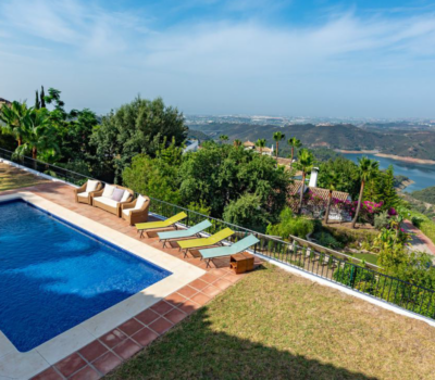 Вілла 413 кв.м з панорамним видом на море в Андалусії