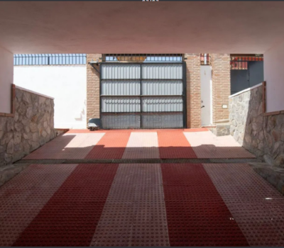 Вілла з басейном у Малазі, 4 кімнати, новобудова