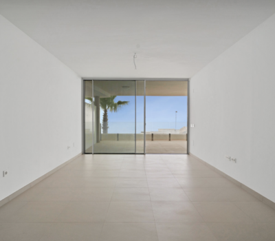 Новая угловая квартира с тремя спальнями в Бенальмадене 168 кв.м