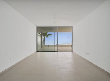 Новая угловая квартира с тремя спальнями в Бенальмадене 168 кв.м