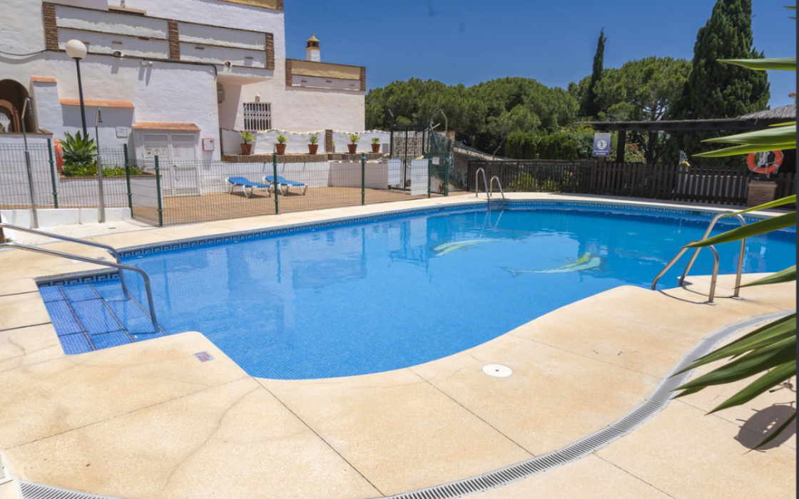 Апартаменты с 2 спальнями на вершине скалы у моря