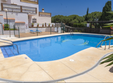 Апартаменты с 2 спальнями на вершине скалы у моря