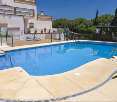 Апартаменты с 2 спальнями на вершине скалы у моря