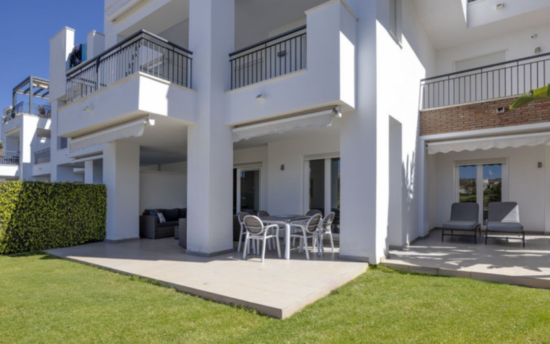 Елегантна квартира 105 кв.м з терасою та видом на поле в MA