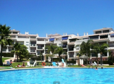 Светлая квартира 90 кв.м в Марбелье с террасой у моря