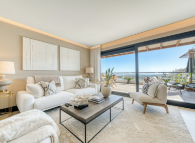 Апартаменты с 2 спальнями в Marbella Lake 93 кв.м с террасой